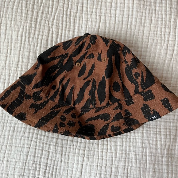 Obey Animal Print Bucket Hat - Picture 1 of 1